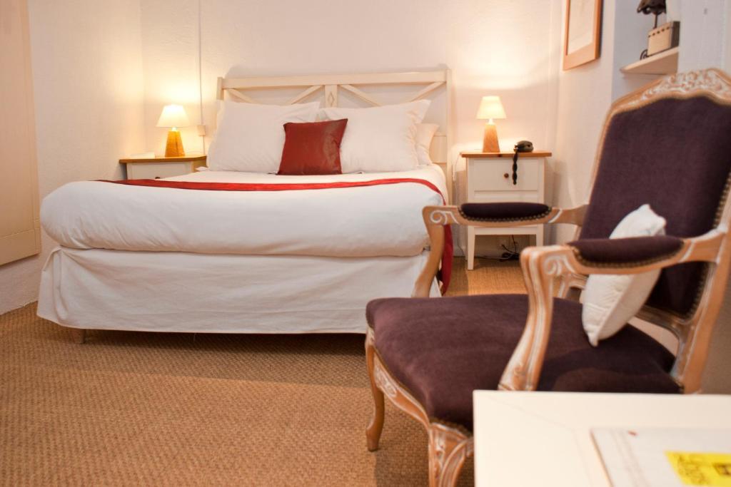Logis Auberge Cote Jardin Hotel Lezignan-Corbieres Room photo