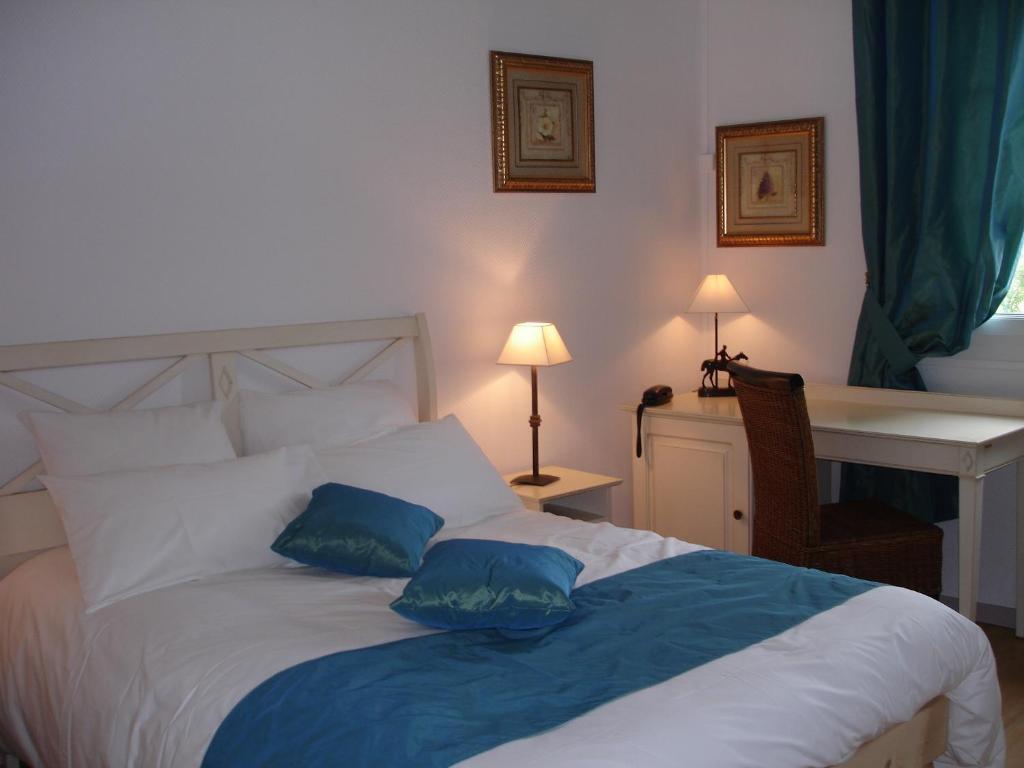 Logis Auberge Cote Jardin Hotel Lezignan-Corbieres Room photo