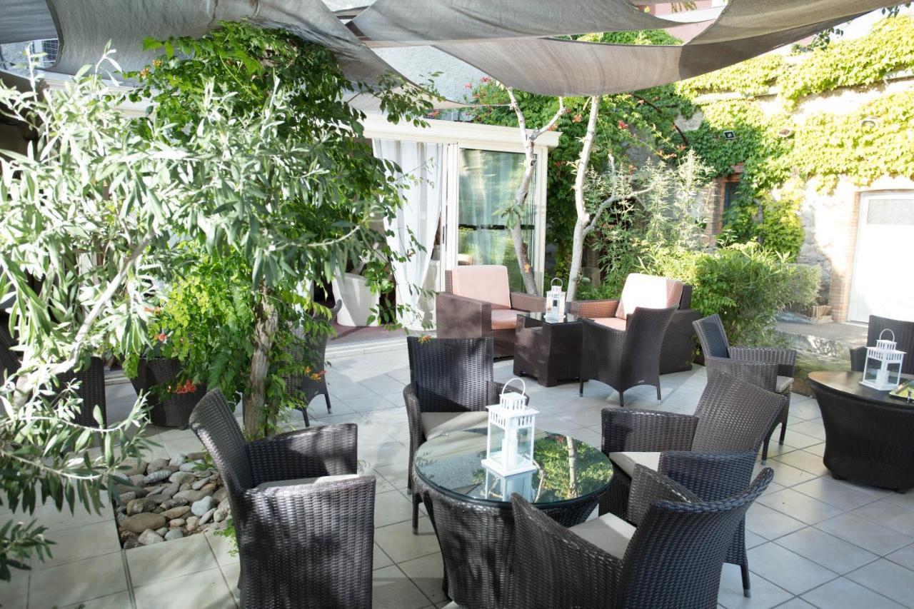 Logis Auberge Cote Jardin Hotel Lezignan-Corbieres Exterior photo