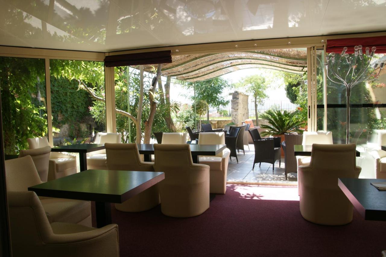 Logis Auberge Cote Jardin Hotel Lezignan-Corbieres Exterior photo